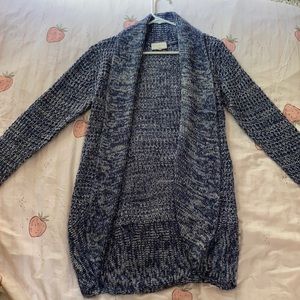 White & navy knit sweater-cardigan
